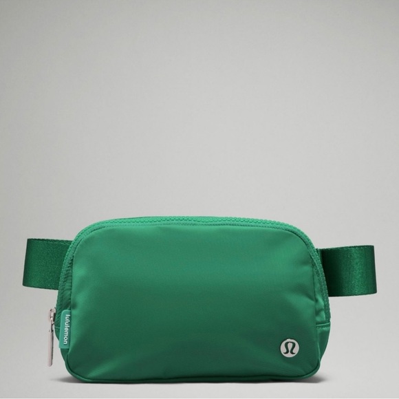Lululemon Everywhere Belt Bag 1L- Emerald Ice - Picture 4 of 8